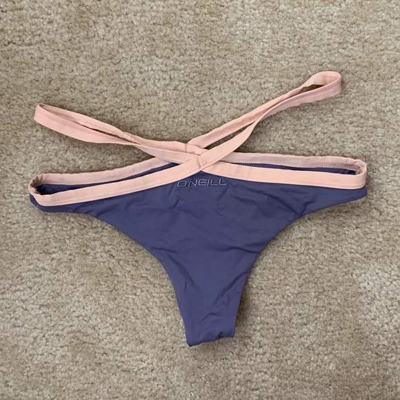 Bikini - Picture 6 of 6